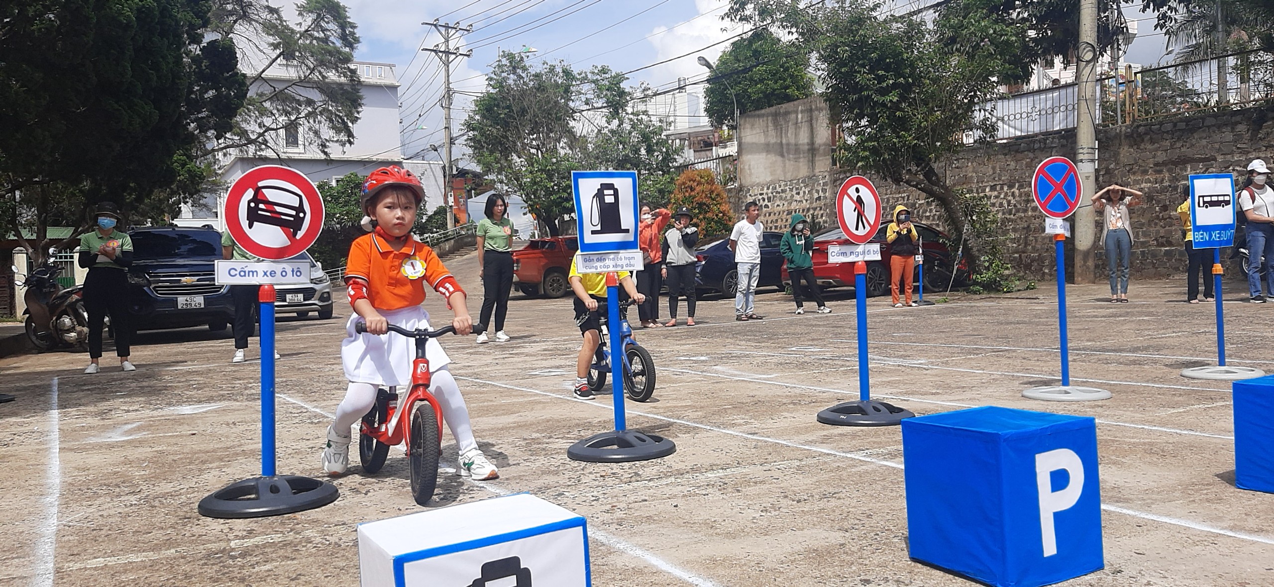 Những biển báo, quy tắc tham gia giao thông nên được dạy đầu tiên