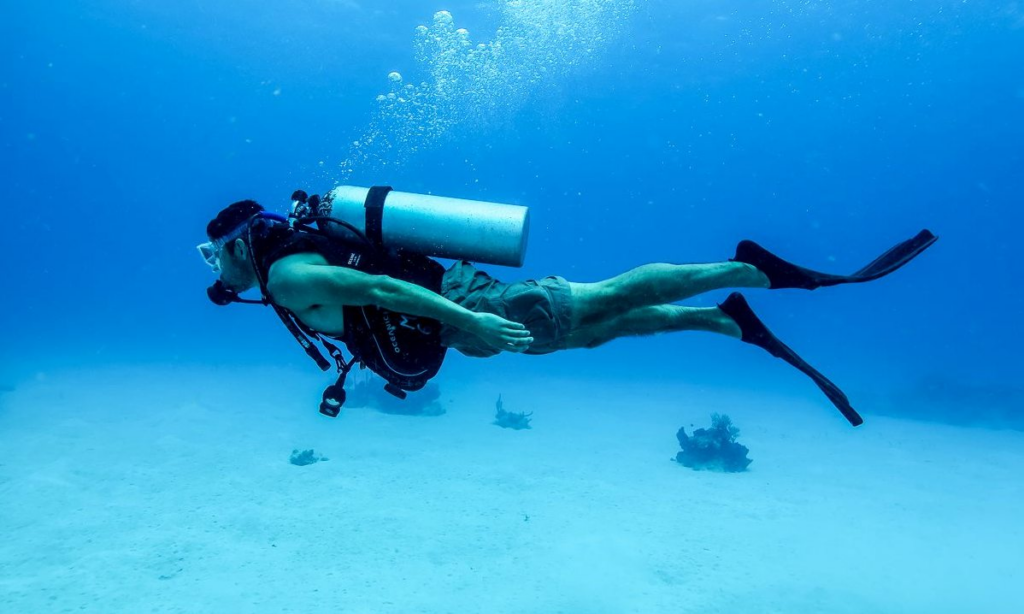 Lặn bình dưỡng khí (Scuba diving)