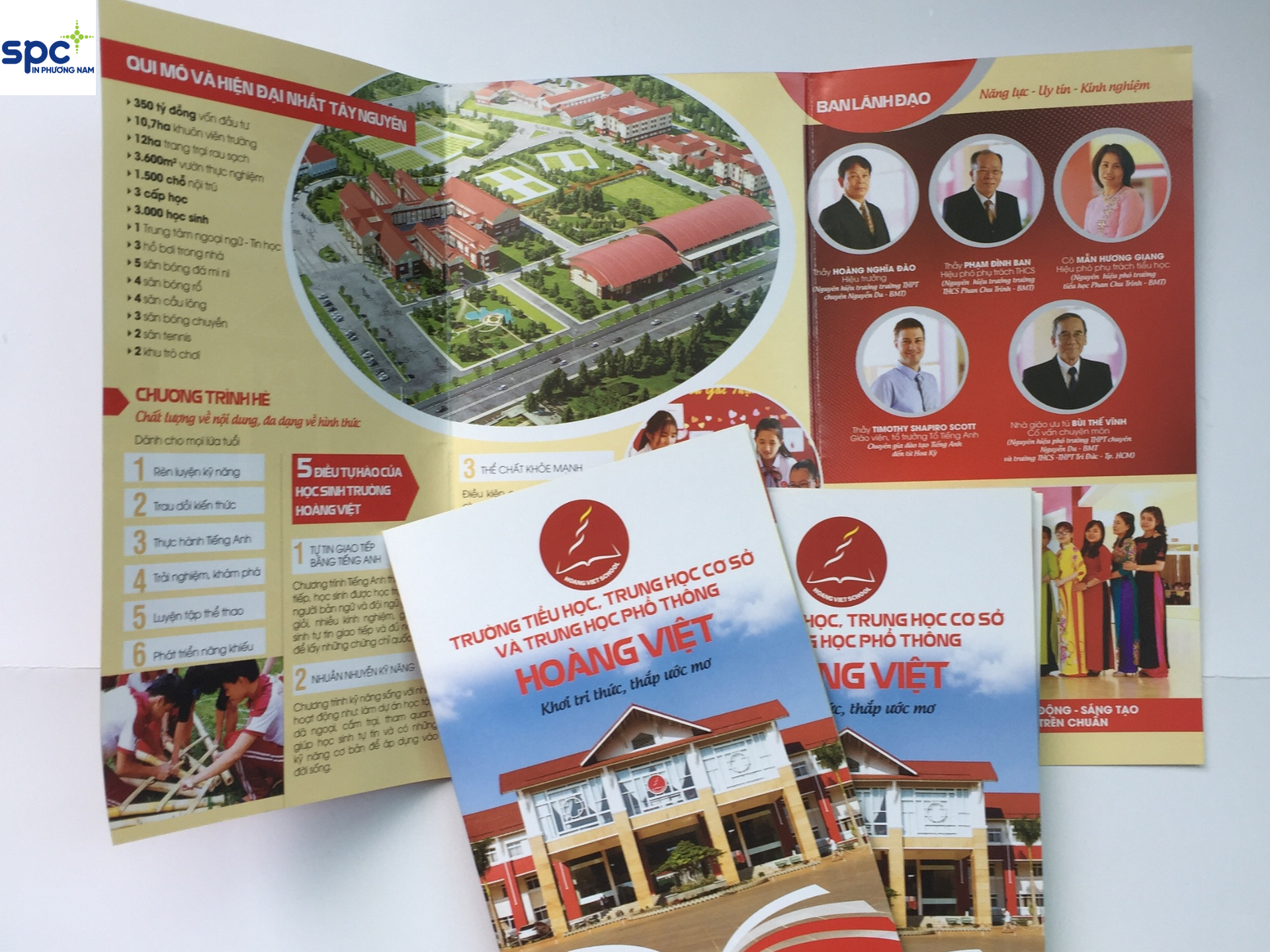 Một mẫu Brochure giá rẻ về Trường Học